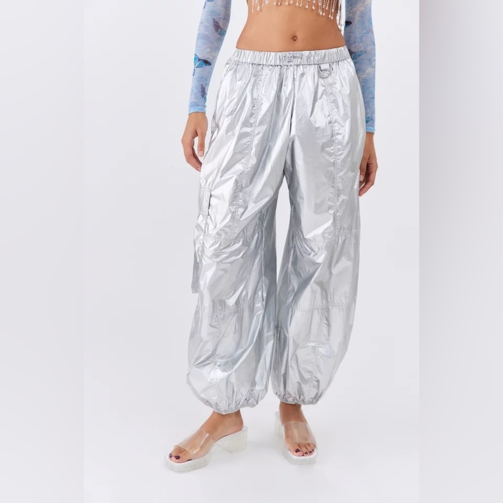 Urban Outfitters Jana Metallic Cargo Pant - Picture 3 of 5